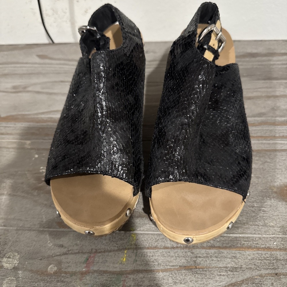 Volatile Ravine Womens Black Wedge Slingback Studded Casual Sandals Size 9